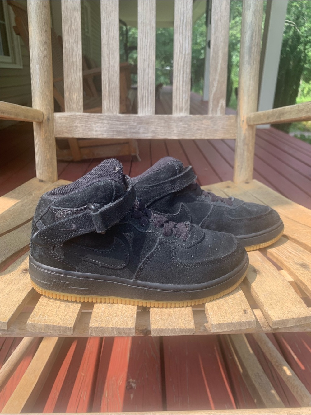Nike Kids' Force 1 Mid LV8 PS ‘Black Gum’ 
Nike 859337-002